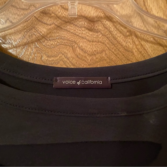 Ladies plus size top. Size 3X. Very flattering. See measurements in pictures. - Picture 2 of 6